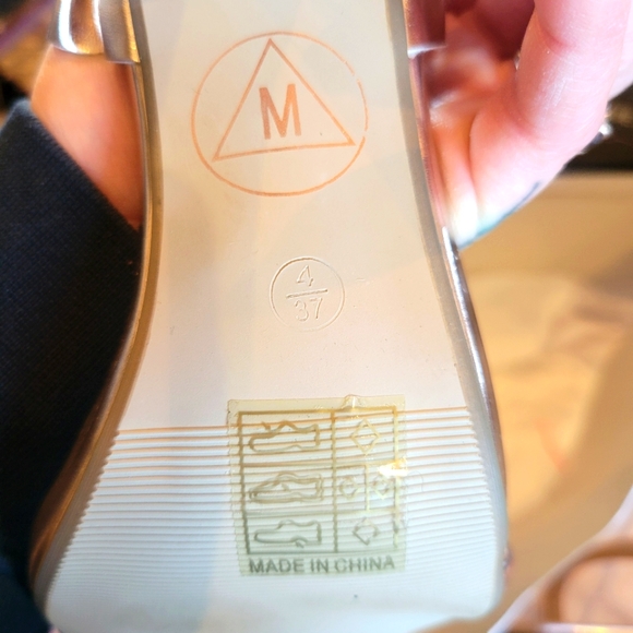 Misguided Rose Gold heels - Picture 4 of 10